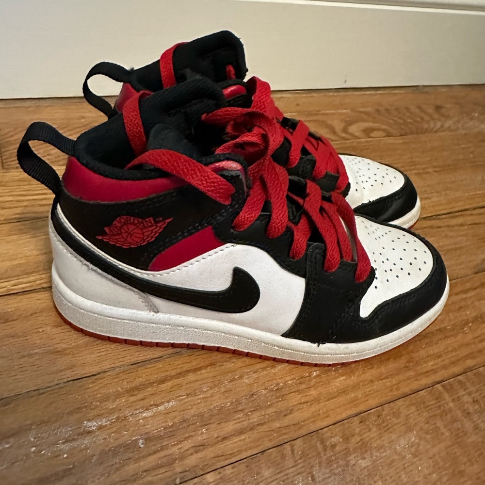 Nike Air Jordan 1 Mid size 13C red and black